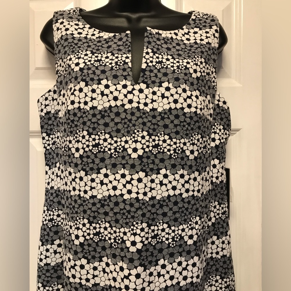 NWT Karl Lagerfeld Paris Dress ( Size 8) Color Black/Gray/ White - Picture 2 of 9